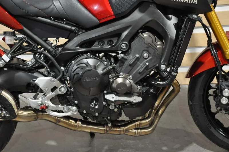 MT09