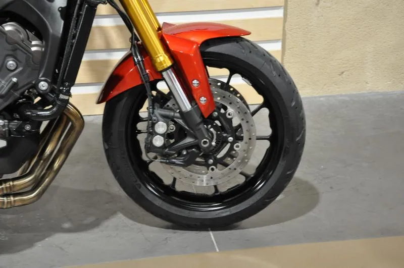 MT09