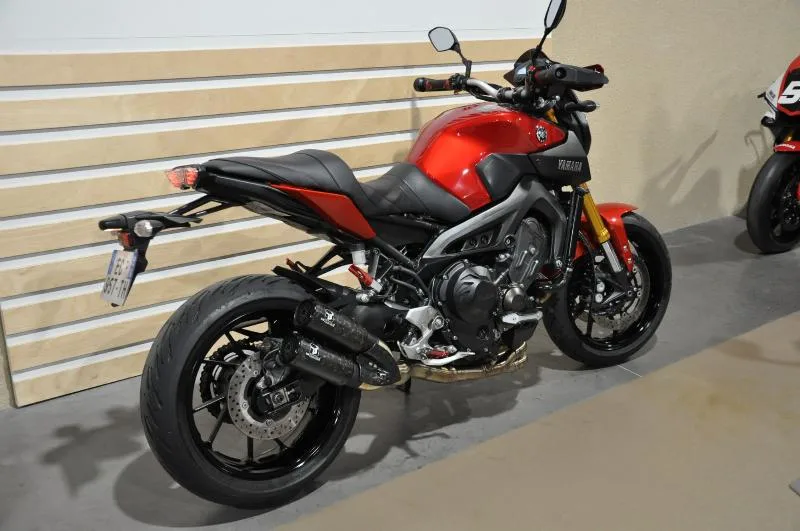 MT09