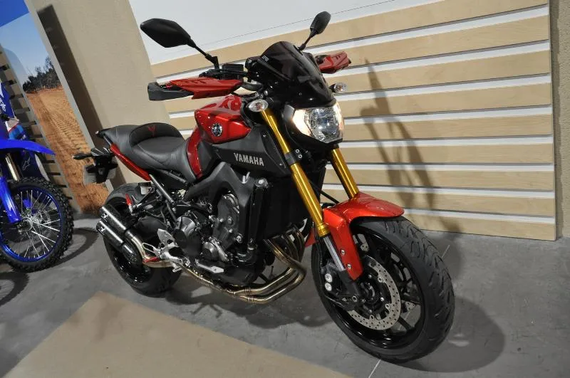 MT09