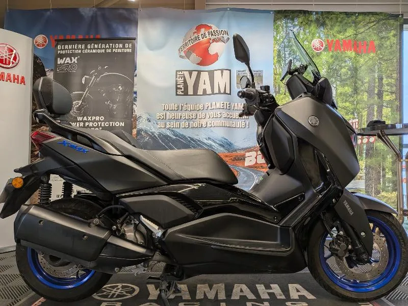 XMAX 300