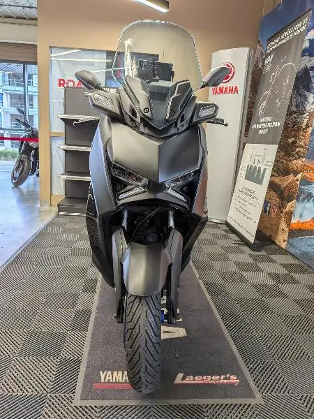 XMAX 300
