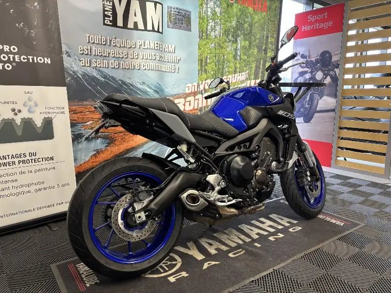 MT09