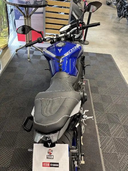 MT09