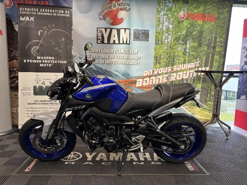 MT09
