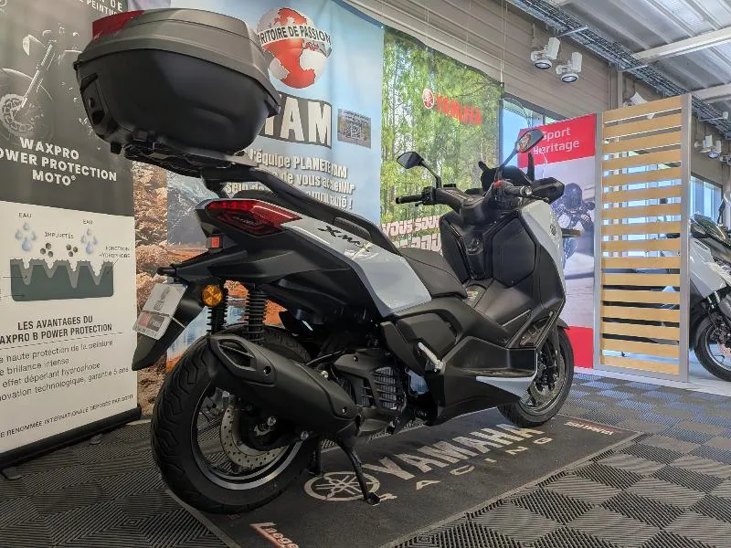 XMAX 125 TECH MAX