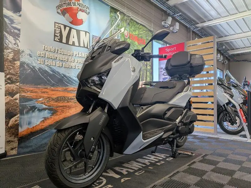 XMAX 125 TECH MAX