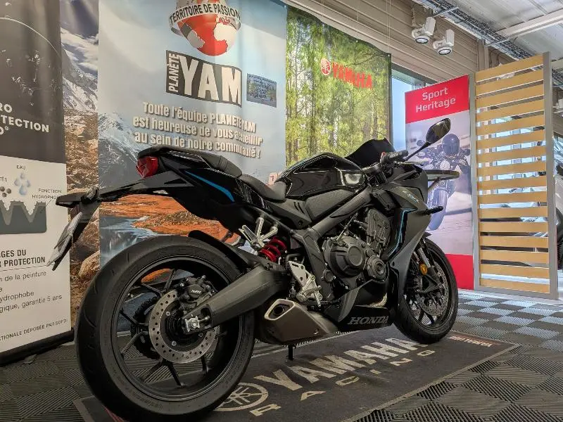 CBR 650  R