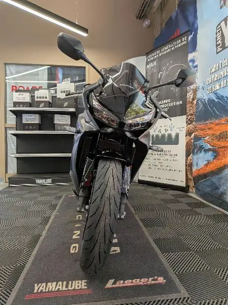 CBR 650  R