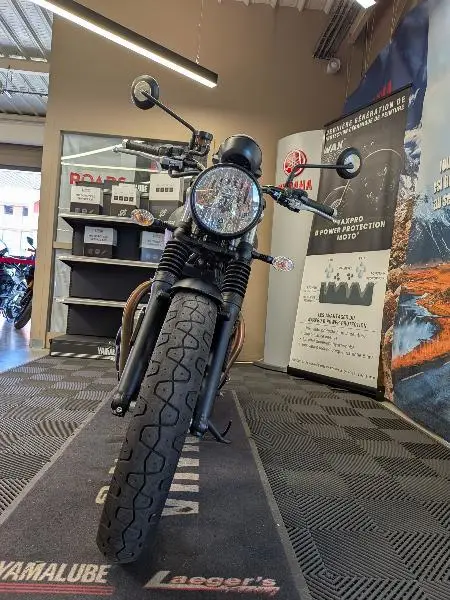 STREET TWIN  900