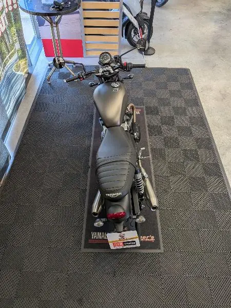 STREET TWIN  900