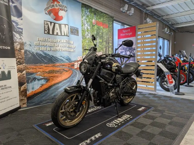 XSR 700 ABS