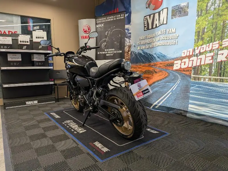 XSR 700 ABS