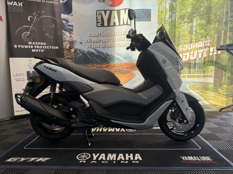 NMAX 125 TECH MAX