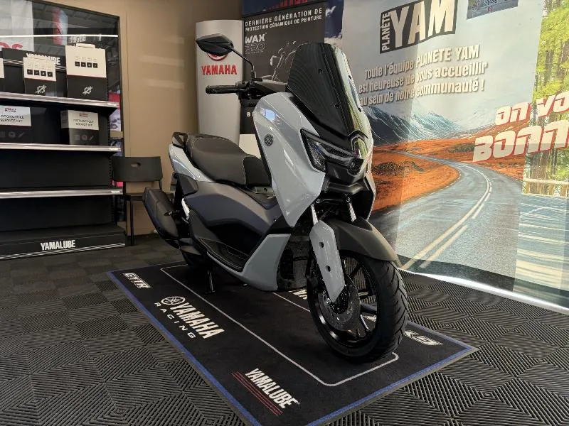 NMAX 125 TECH MAX