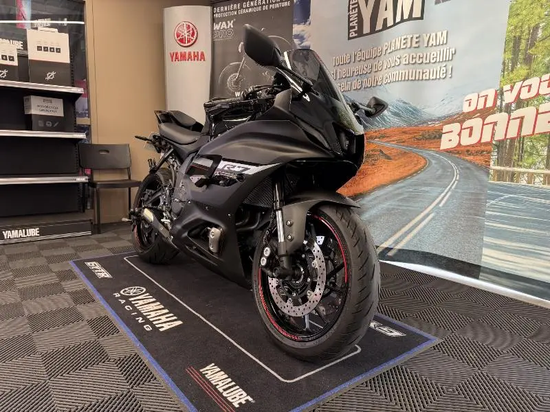 YZFR7