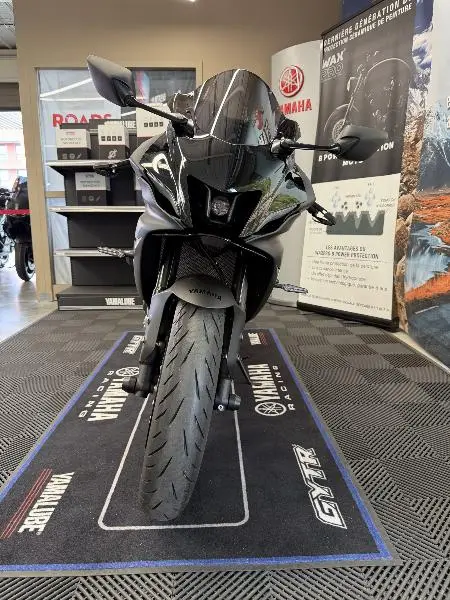 YZFR7