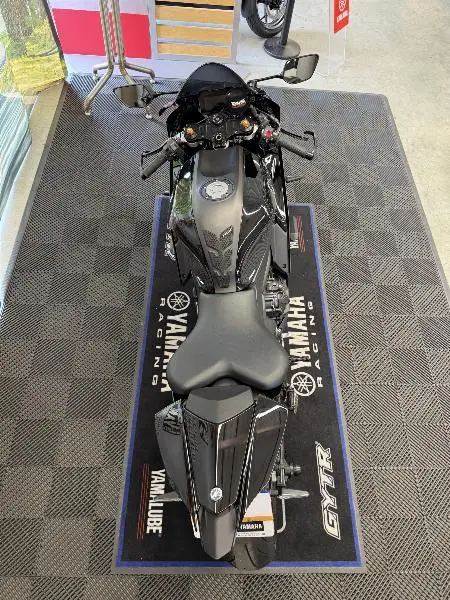 YZFR7