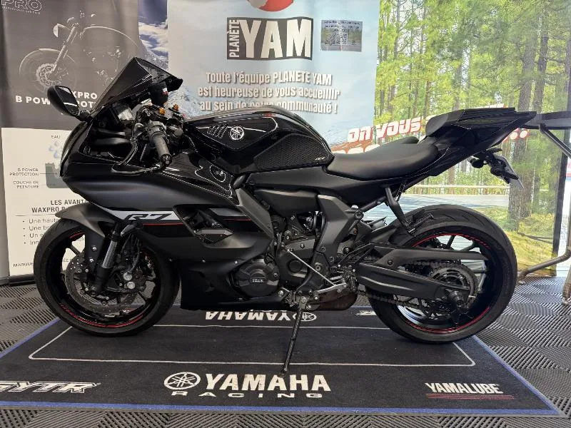 YZFR7