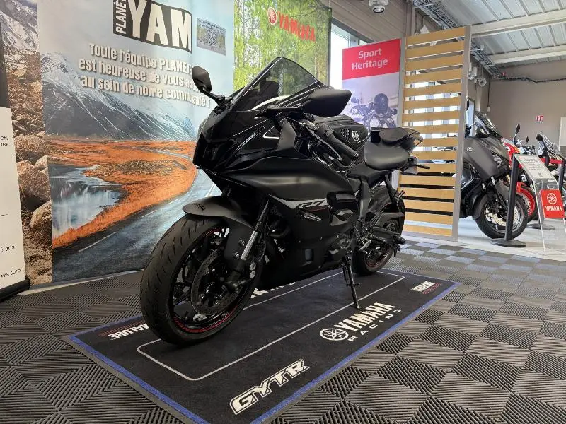 YZFR7