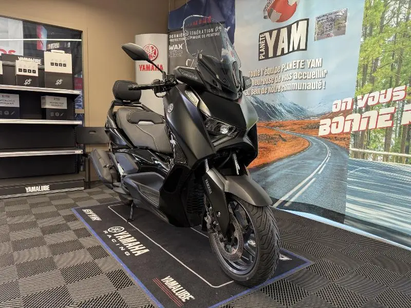 XMAX 125 TECH MAX