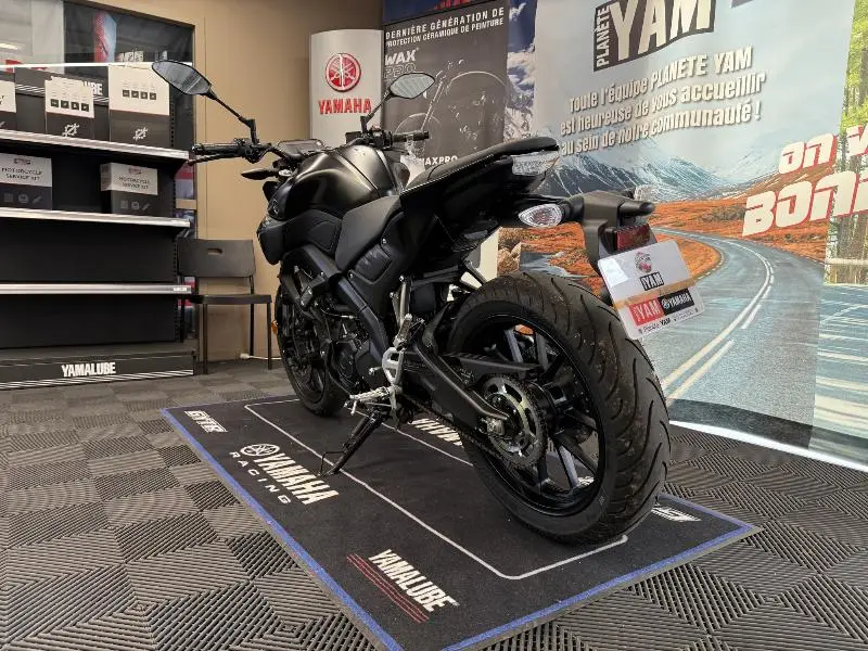 MT125 ABS