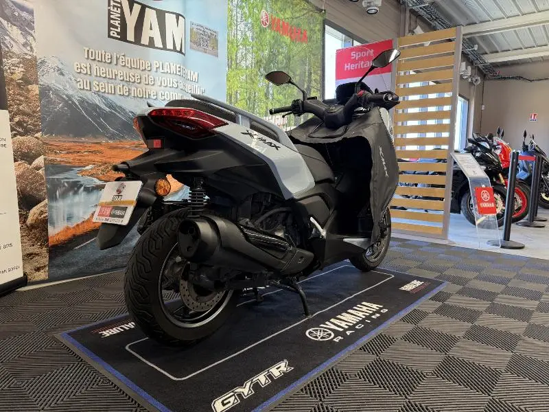 XMAX 300 TECH MAX 