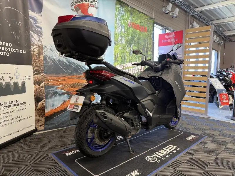 XMAX 125
