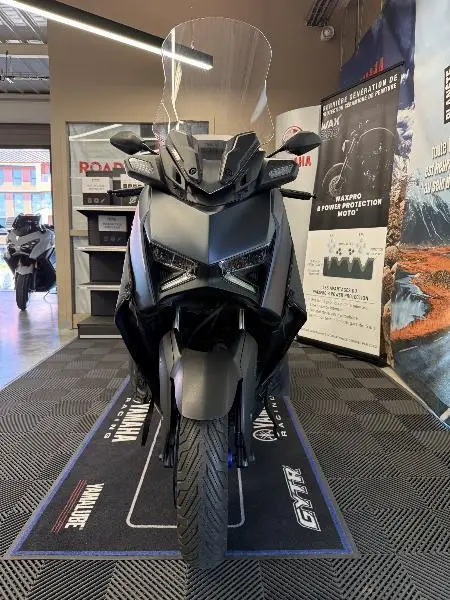 XMAX 125