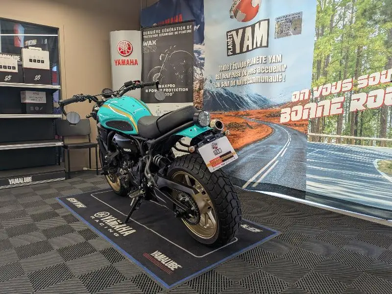 XSR 700 XTRIBUTE