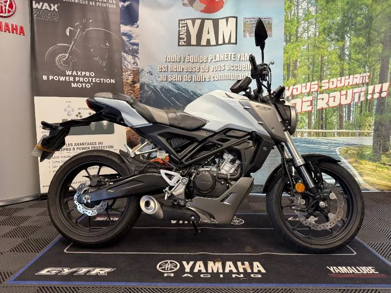 CB 125  R