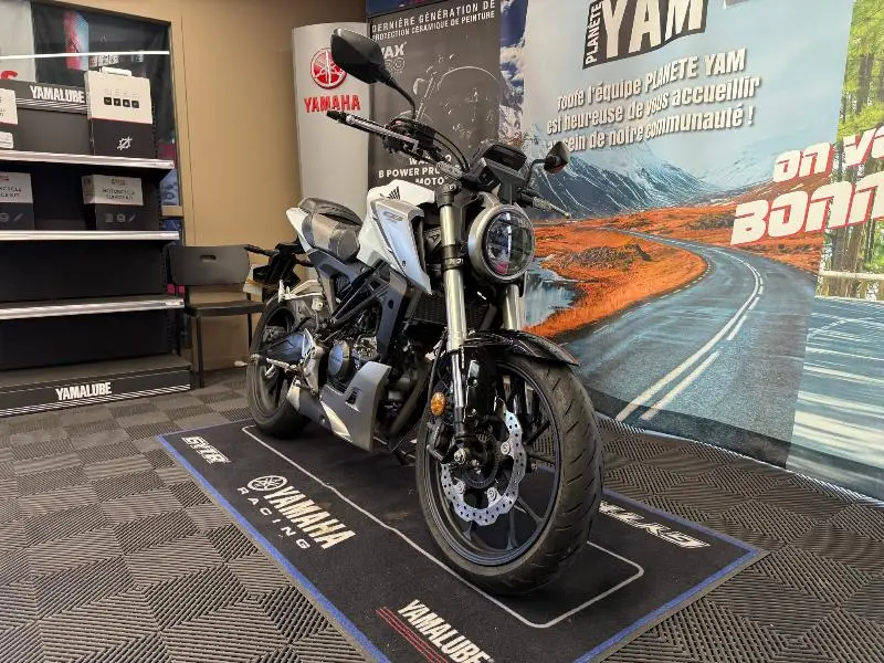 CB 125  R