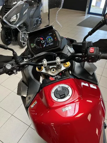 GSXS 1000 GX
