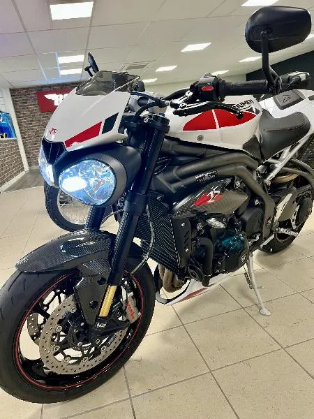 SPEED TRIPLE 1050 RS