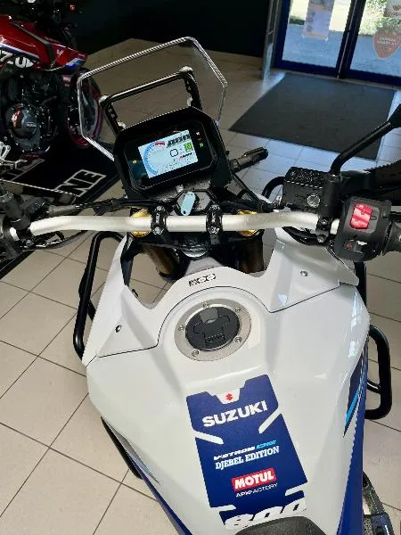 DL VSTROM 800DE