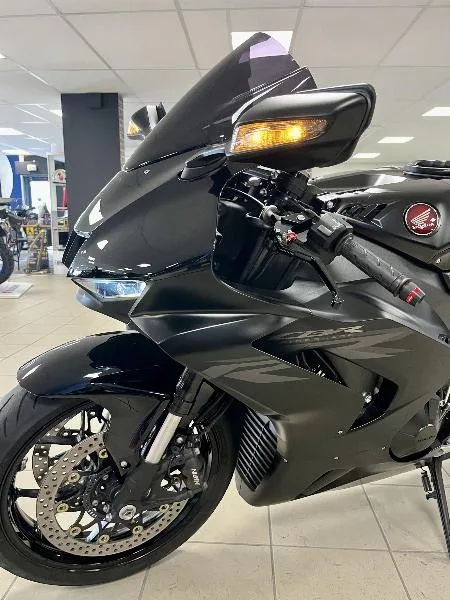 CBR 1000 R