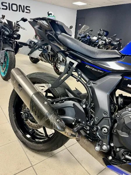 YZFR7