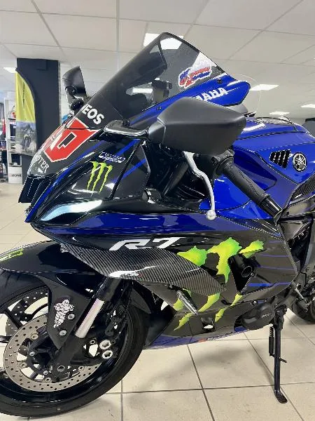 YZFR7