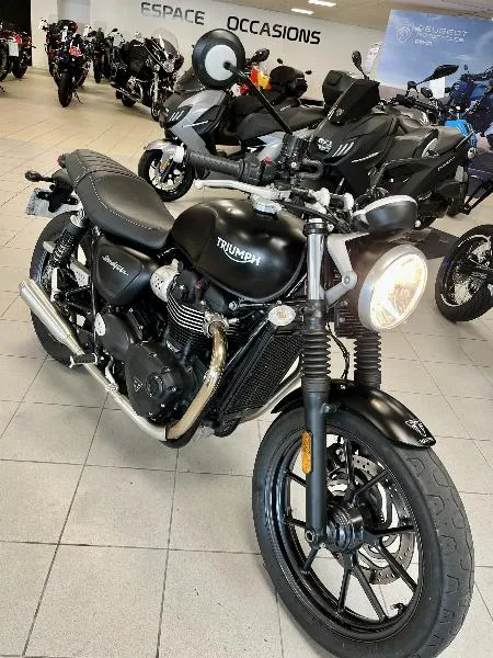 STREET TWIN  900