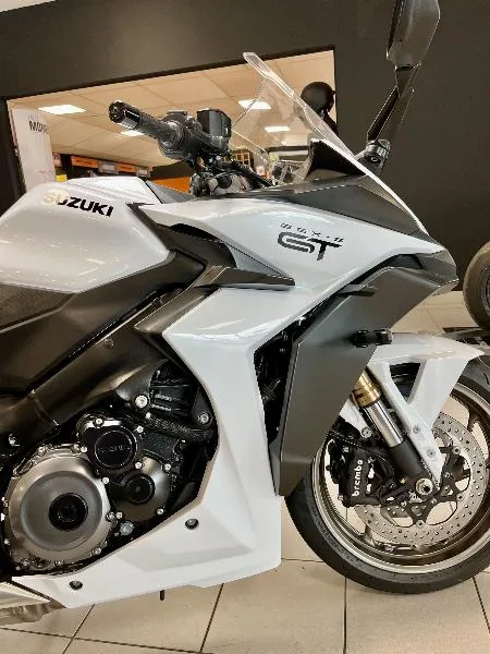 GSXS 1000 GT