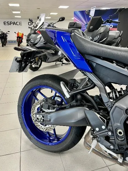 MT09