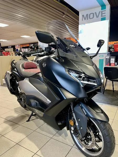 XP TMAX 560