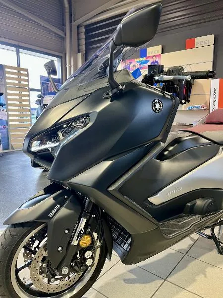 XP TMAX 560