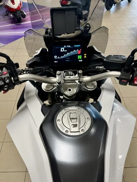 F 900 XR