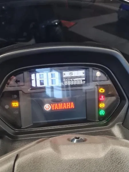 NMAX 125 TECH MAX