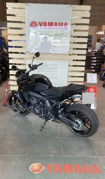 MT09