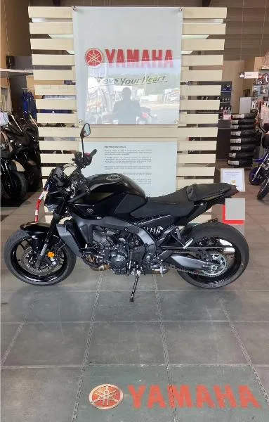 MT09