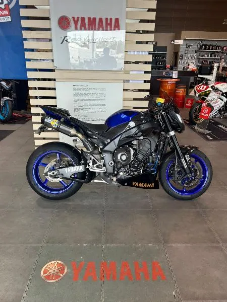 YZF 1000 R1