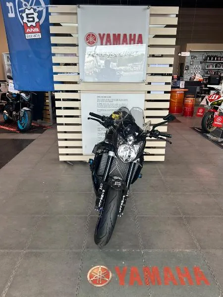 YZF 1000 R1