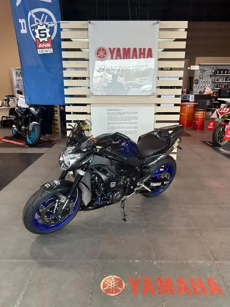 YZF 1000 R1